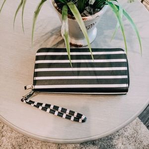 BLACK AND WHITE STRIPED WALLET